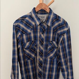 Wrangler Navy and Beige Checkered Shirt